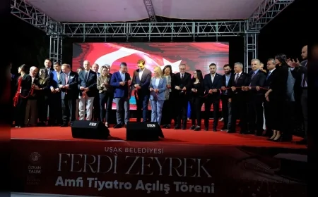 Uşak’ta Ferdi Zeyrek Amfi Salonu Açıldı: Özgür Özel ve Nurcan Zeyrek Törende Duygusal Anlar Yaşadı