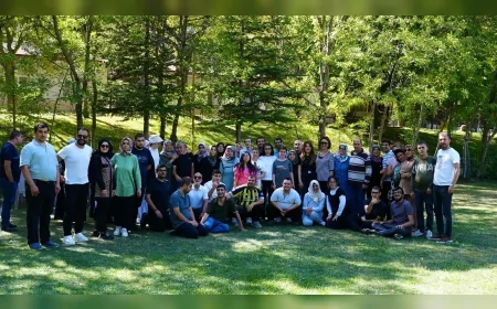 Elazığ Belediyesi’nden özel gereksinimli bireylere şarkılar, halaylar ve ikramlarla "Yaza Veda" etkinliği