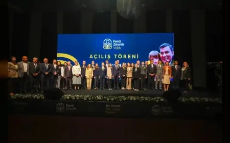 CHP Genel Başkanı Özgür Özel: "Ferdi Zeyrek Vakfı’na sahip çıkmak Manisa’ya ve yoksul çocuklara sahip çıkmaktır"