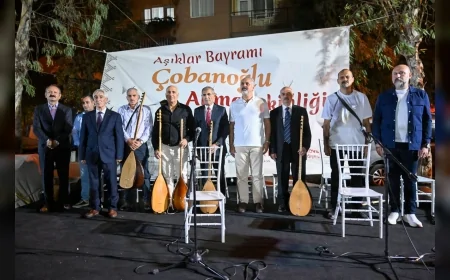 Bornova’da Aşıklar Bayramı coşkusu: Halk Ozanı Murat Çobanoğlu anısına düzenlenen etkinlik büyük ilgi gördü