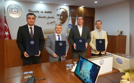 Ege Üniversitesi Ege MYO’dan öğrenciler için sanayi iş birliğini güçlendiren iki yeni protokol