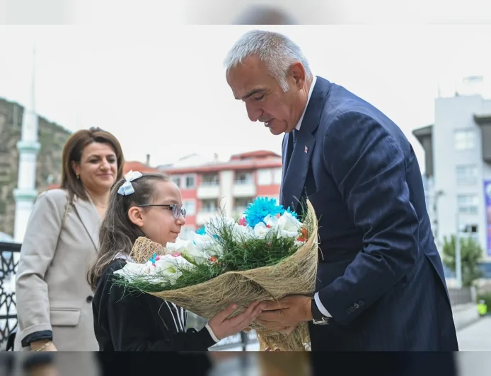 Bakan Mehmet Nuri Ersoy: "Satala Antik Kenti Geleceğe Miras Projemizle Gümüşhane’nin kültür-turizmine en güçlü katkıyı yapacak"