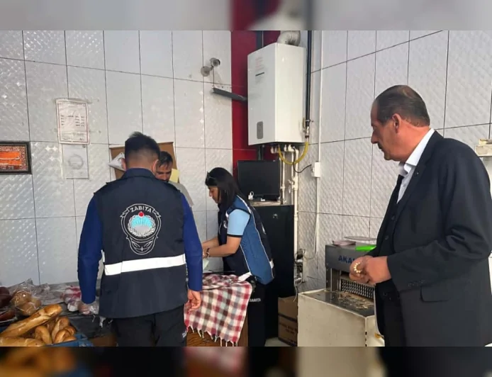 Ağrı Belediyesi zabıta ekipleri kent genelinde fırınlarda hijyen ve gramaj denetimi yaptı