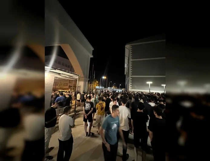 Osmaniye KYK yurdunda öğrenciler ayaklandı: Sıcak su yok, yemekler sorunlu, çamaşırhane su bastı