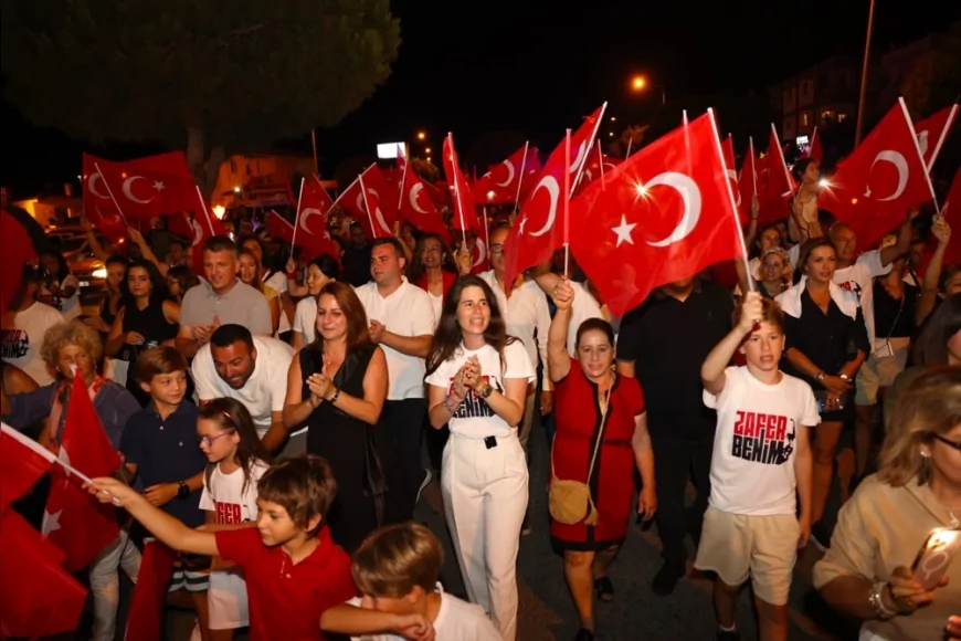 Çeşme Belediye Başkanı Lâl Denizli: "İlk kadın başkan olarak bugün burada olmamızı Atatürk ve silah arkadaşlarına borçluyuz"