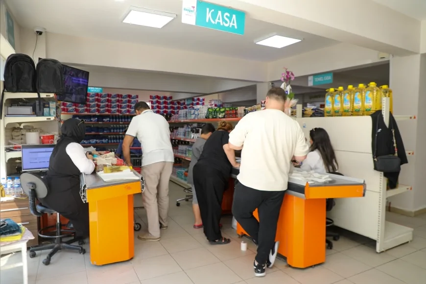 Ordu Büyükşehir Belediyesi Sosyal Market öğrencilere kırtasiye desteğiyle okul heyecanına ortak oldu