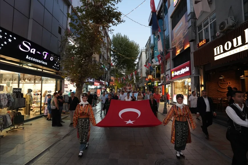 Kartal’da 4. Uluslararası Halk Oyunları Festivali Dünya Barış Günü’nde görkemli finalle sona erdi