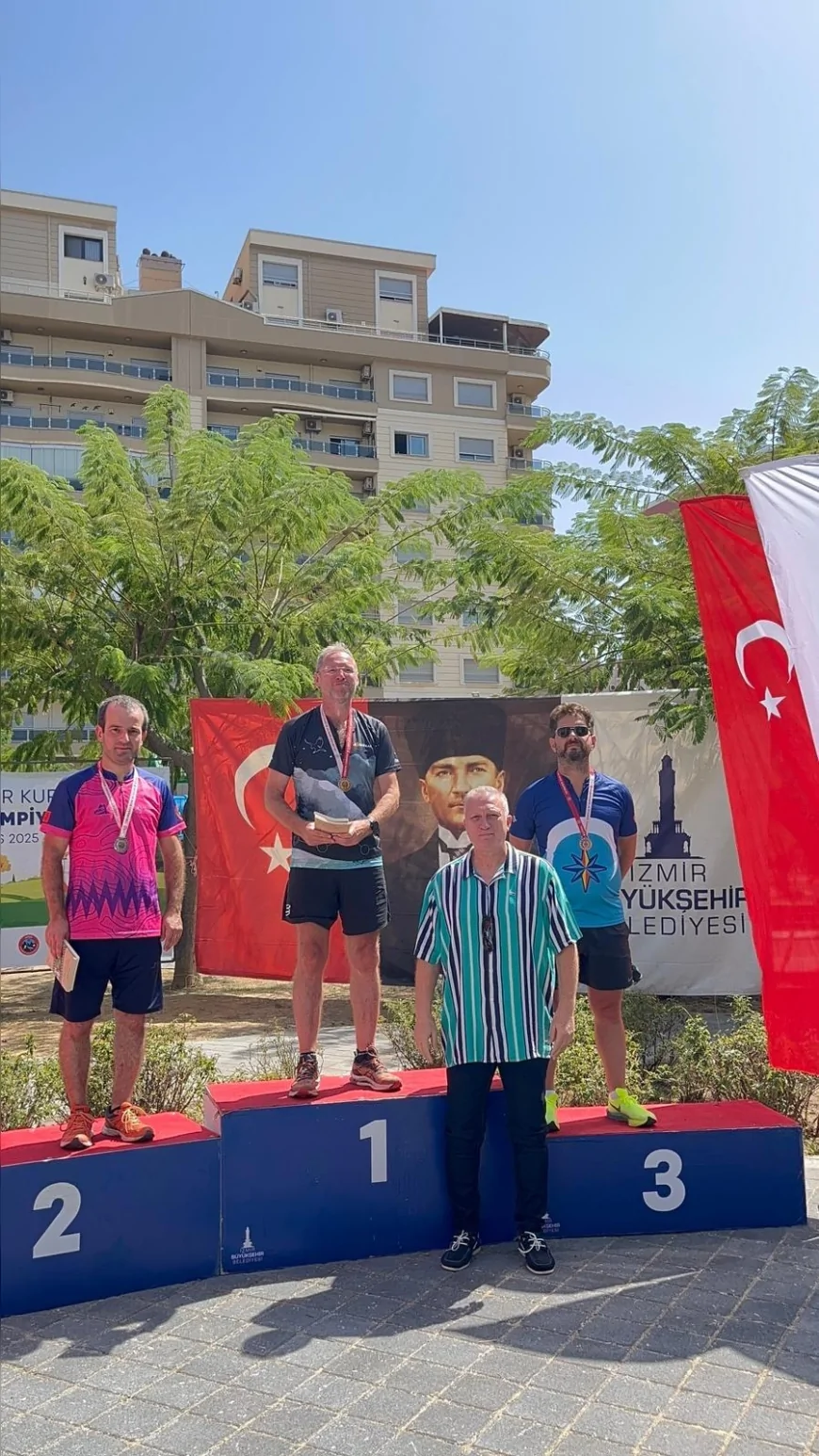 İzmir’de 1. Ulusal Zafer Kupası Oryantiring Yarışması tamamlandı, yaklaşık 100 sporcu iki etapta mücadele etti