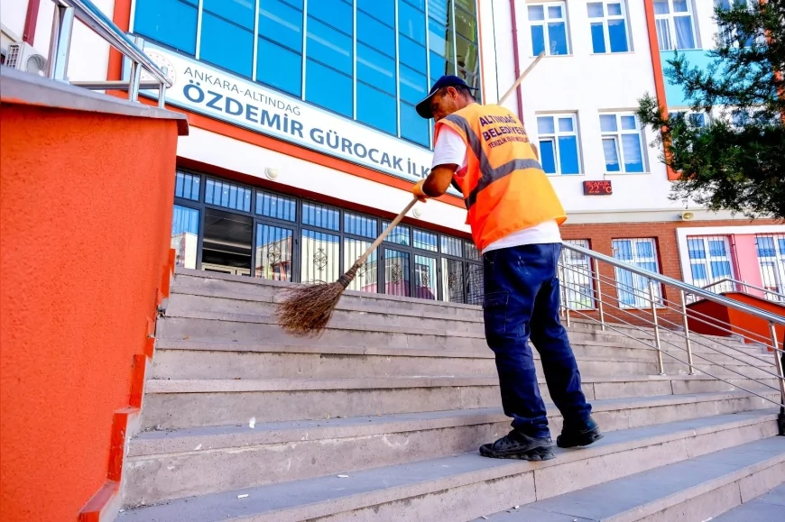 Altındağ’da okullar 8 Eylül’de başlayacak eğitim yılı için kapsamlı temizlikle hazırlandı