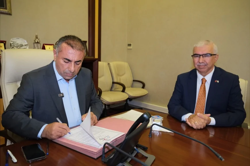 Adana Büyükşehir Belediyesi ve Türk Kızılay arasında Gazze’ye 10 milyon liralık insani yardım protokolü imzalandı