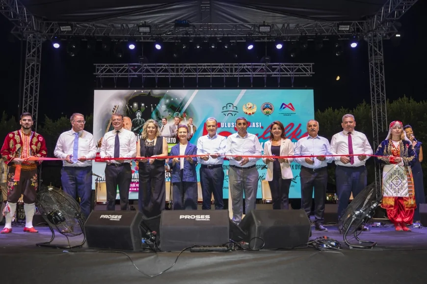 Vahap Seçer Silifke Festivalinde: “Türkiye’ye barış Mersin’den gider, altyapı sorunları 3,5 yıl içinde bitecek”