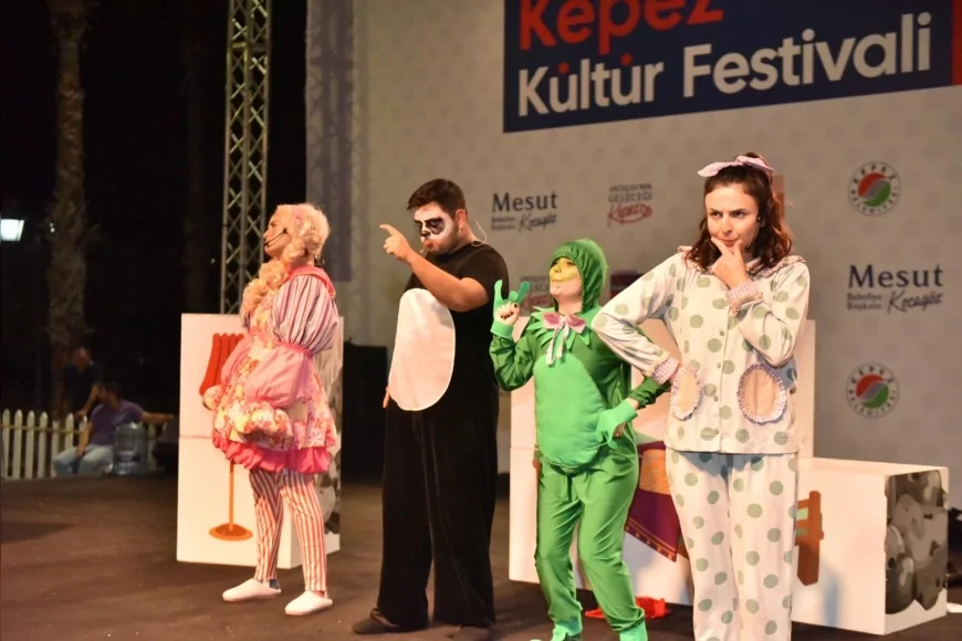 Kepez’de Uluslararası Kültür Festivali’nin 11. günü çocuklara özel şovlar ve tiyatro ile renklendi