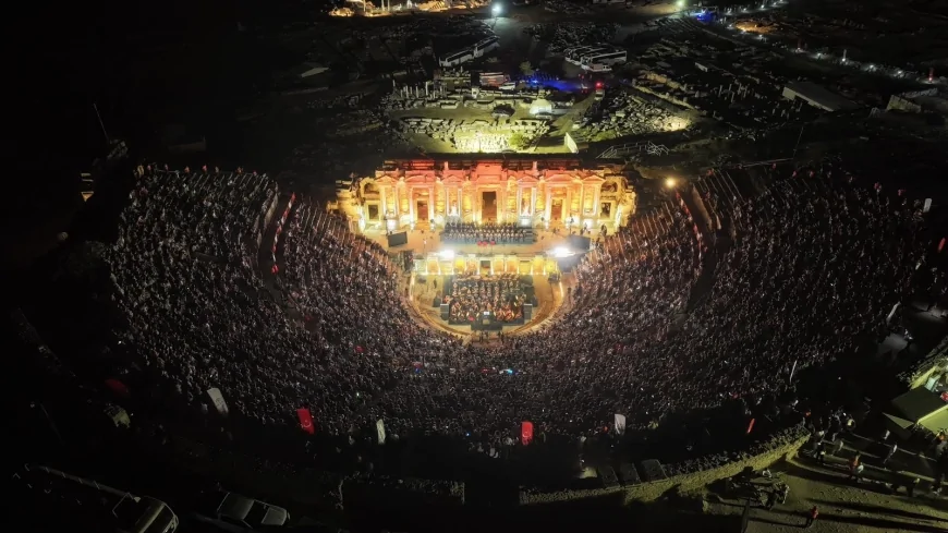 Hierapolis Antik Tiyatrosu’nda Carmina Burana konseri on binden fazla izleyiciyi buluşturdu