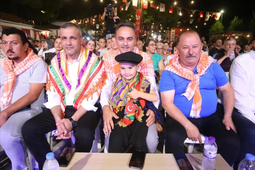 Kepez’in 2. Uluslararası Kültür Festivali’nde Yörük Gecesi türküler, keşkek ve oyunlarla renklendi