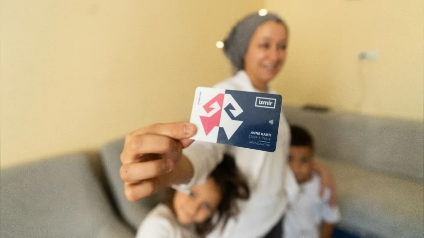 İzmir’de Anne Kart uygulamasıyla 10 bini aşkın anne toplu taşımadan ücretsiz yararlanıyor