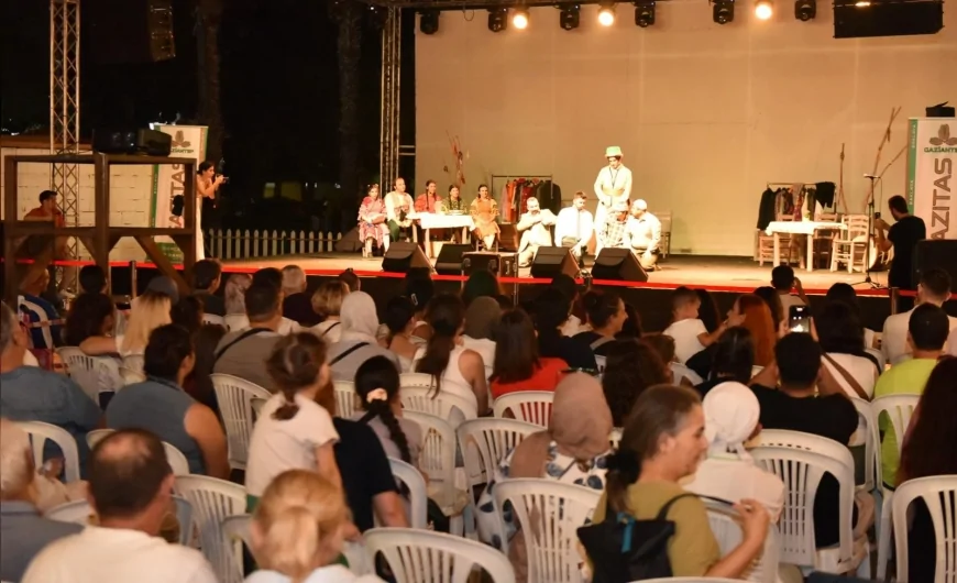 Kepez’de Uluslararası Kültür Festivali: Milli maç coşkusu, tiyatro ve Yeşilçam nostaljisi bir arada