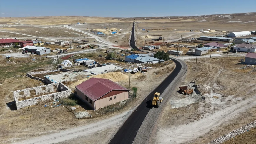 Kayseri Büyükşehir, Pınarbaşı kırsalındaki 26 kilometrelik yolu 110 milyon TL yatırımla yeniledi