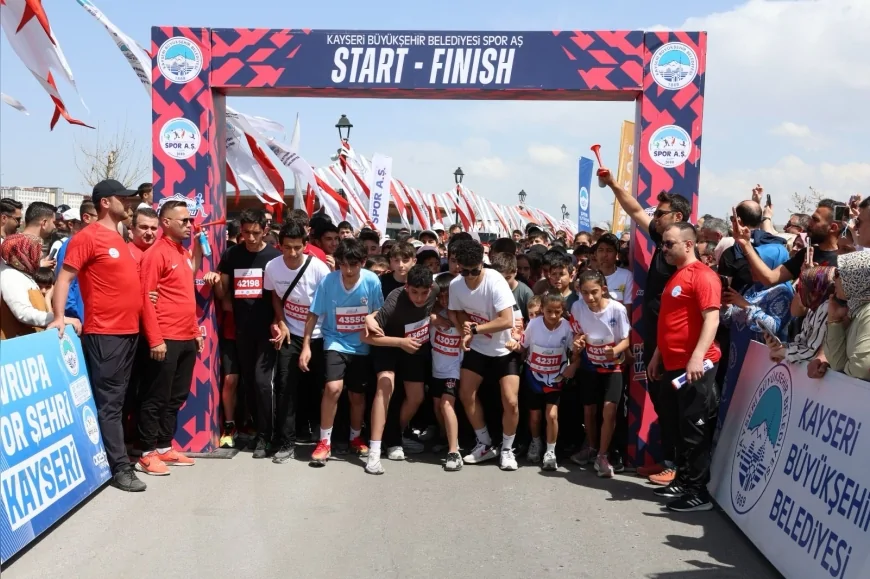 Kayseri Büyükşehir’in sporcuları 8 ayda 393 madalya kazanarak Türkiye’nin örnek spor şehri oldu
