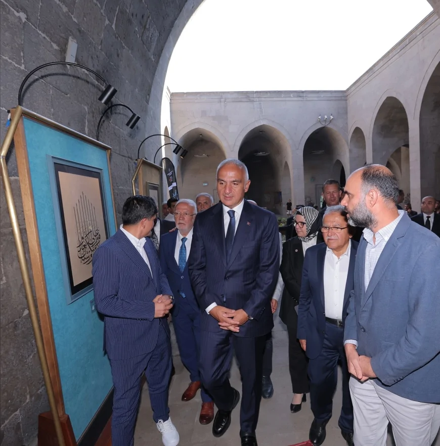 Büyükkılıç ve Bakan Ersoy, Kayseri’de Selçuklu Mirası Müzesi ve Seyyid Burhaneddin Türbesi’ni Ziyaret Etti