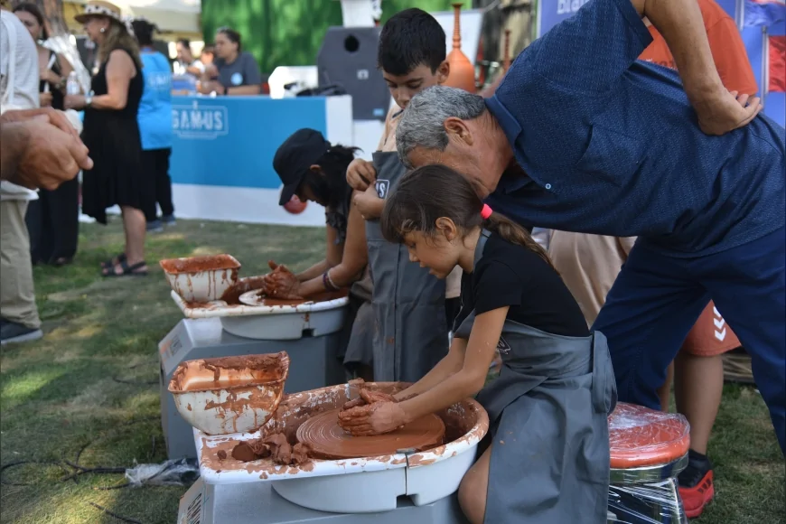 Menemen’de uluslararası çömlek festivali ikinci gününde yarışmalar, atölyeler ve söyleşilerle yoğun ilgi gördü