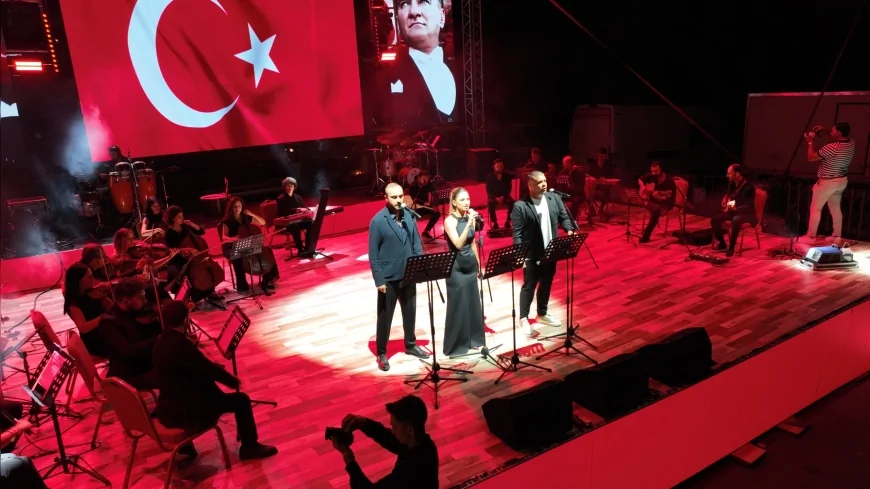 Balıkesir’in kurtuluşunun 103’üncü yılı konserler, gösteriler ve SOLOTÜRK uçuşlarıyla coşkuyla kutlandı