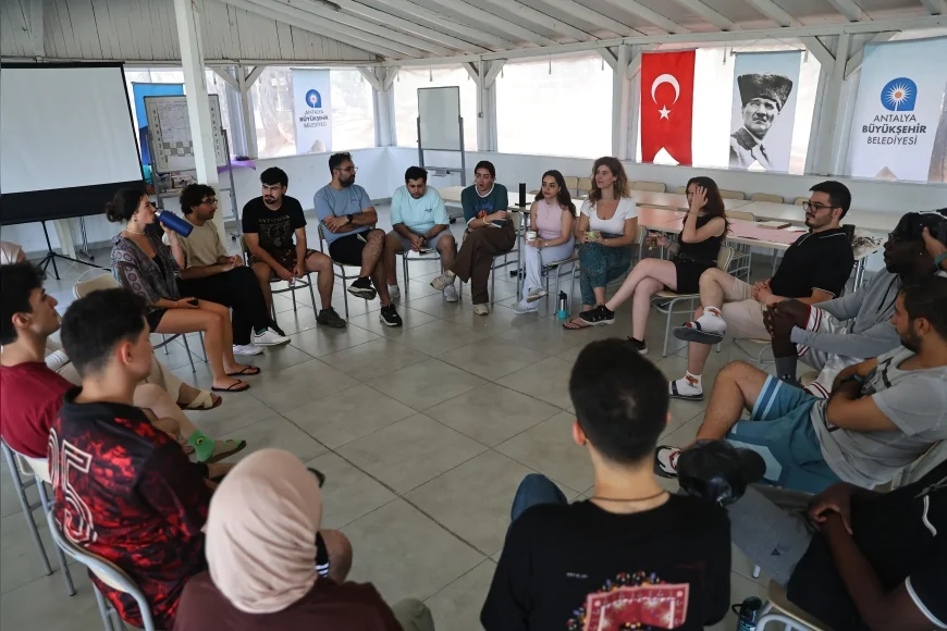 Antalya’da Doğu-Batı Kampı gençleri kültürlerarası etkileşim için bir araya getirdi