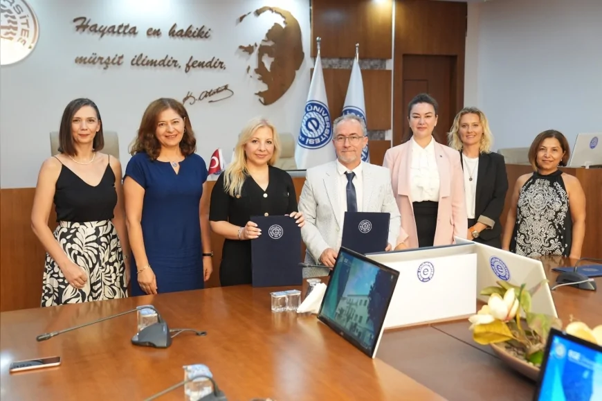 Ege Üniversitesi öğrencilerine İngiltere’de master ve MBA imkânı sunacak iş birliği anlaşması imzalandı