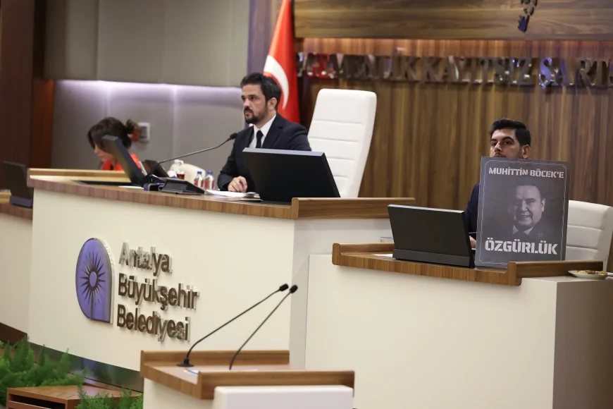 Antalya Büyükşehir Belediye Başkanı Muhittin Böcek’ten Meclise Mektup: "Gerçekler Ortaya Çıktığında Yine Beraber Olacağız"