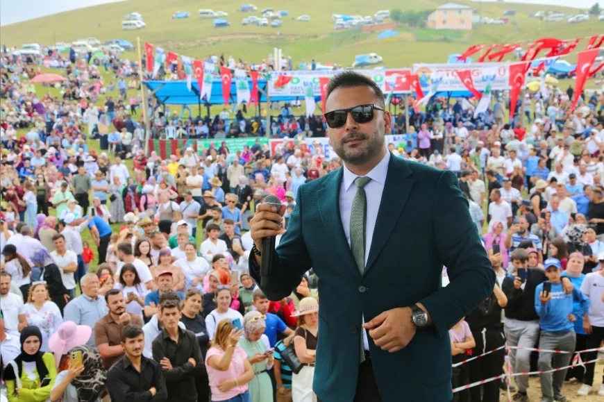 Espiyeli sanatçı Ünal Turan: “Doğduğum topraklara sevgimi şarkılarımla anlatıyorum”