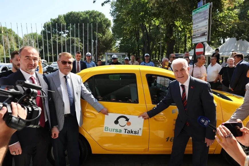 Yerli yazılımla geliştirilen “Bursa Taksi” uygulaması yollarda, vatandaşlar mahallelerindeki taksilere güvenle ulaşabilecek
