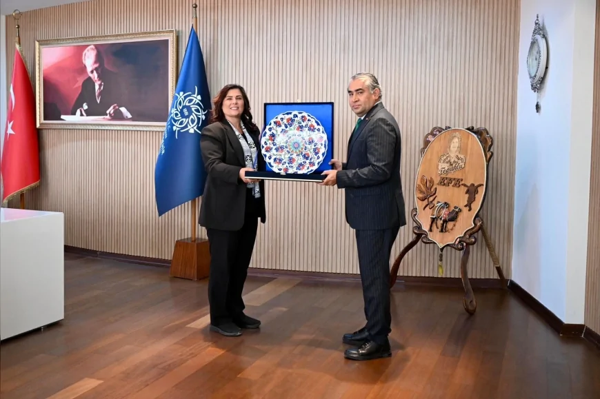 Aydın Büyükşehir Belediye Başkanı Özlem Çerçioğlu ile ADÜ Rektörü Bülent Kent bir araya geldi