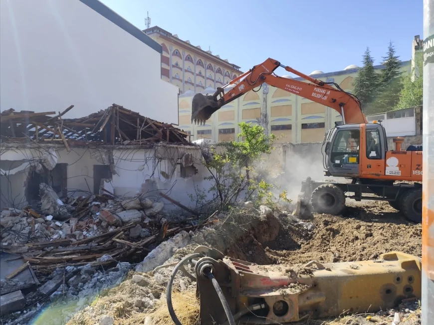 Pursaklar’da artan nüfusla birlikte yeni yol güzergâhları hizmete açılıyor