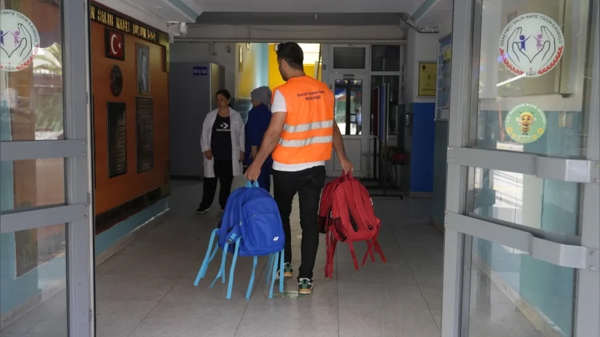 Kartal Belediyesi’nden 480 Öğrenciye Okul Çantası ve Kırtasiye Desteği