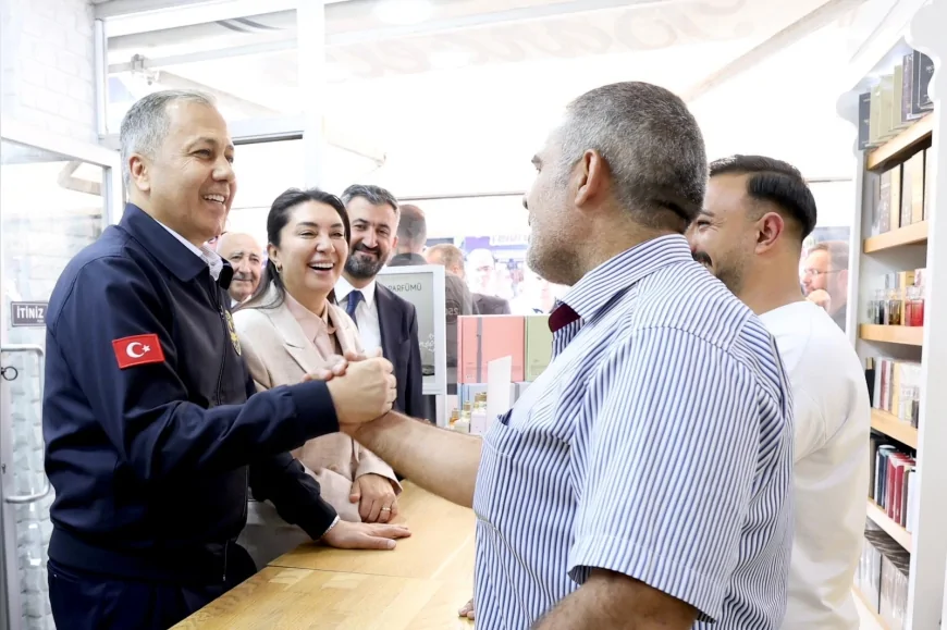 İçişleri Bakanı Ali Yerlikaya Ağrı ziyaretinde vatandaşlarla bir araya geldi