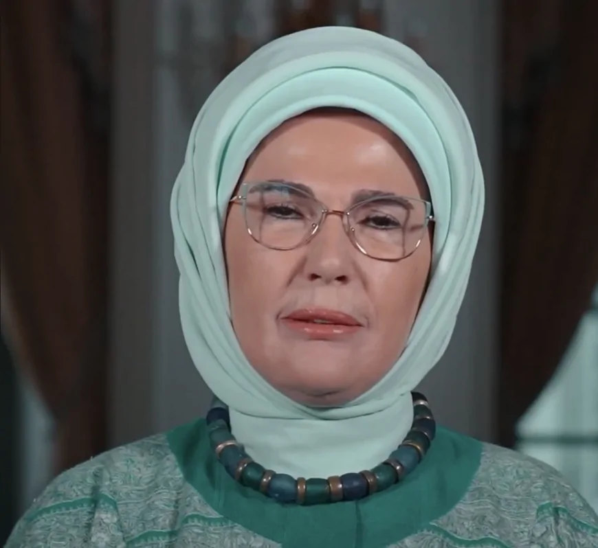 Emine Erdoğan, 5. Lider Eşleri Zirvesi’ne Video Mesaj Gönderdi: “İnsanlığı Ayağa Kaldıracak Güç, Eğitimdir”