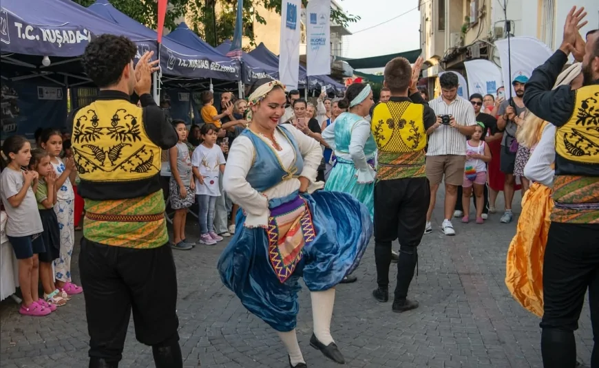 Kuşadası’nda 4’üncü ‘Hatırlayan Mahalle Günleri’ başladı, kortej ve yöresel lezzetler ilgi gördü