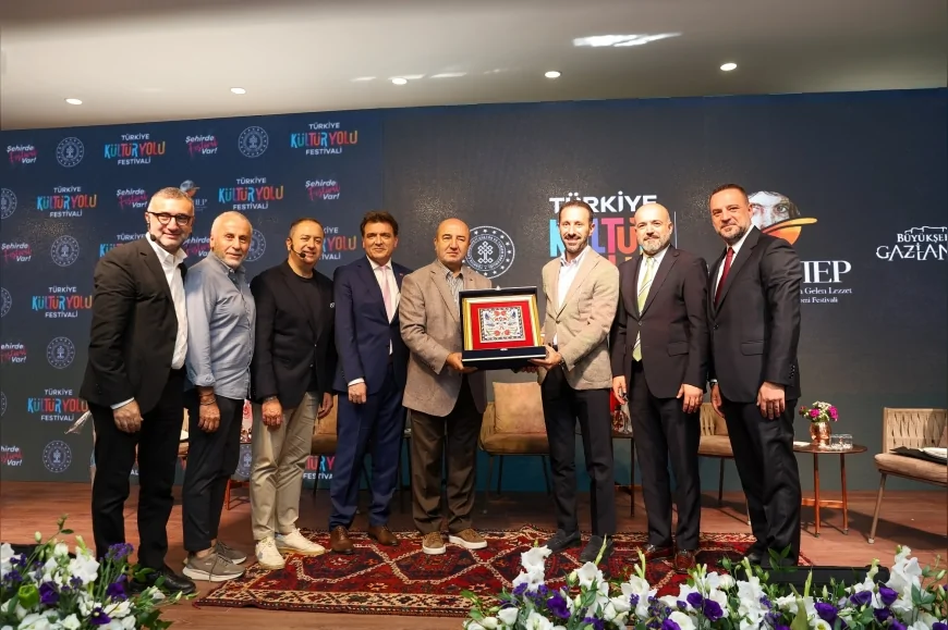 Gaziantep’te GastroANTEP kapsamında “Gastronomi ve Hizmet İhracatı” paneli düzenlendi