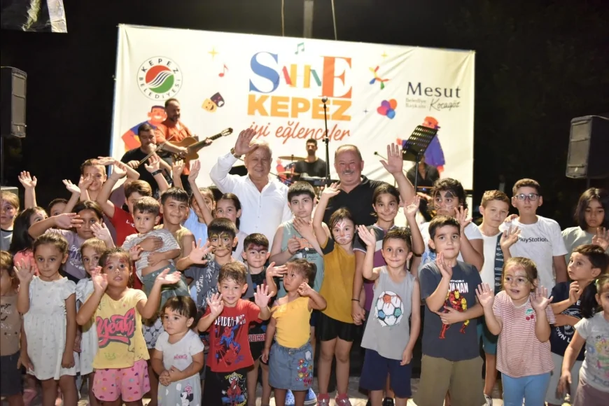 Kepez Belediyesi’nin “Sahne Kepez” etkinliği Avni Tolunay Mahallesi’nde çocuklara eğlenceli anlar yaşattı