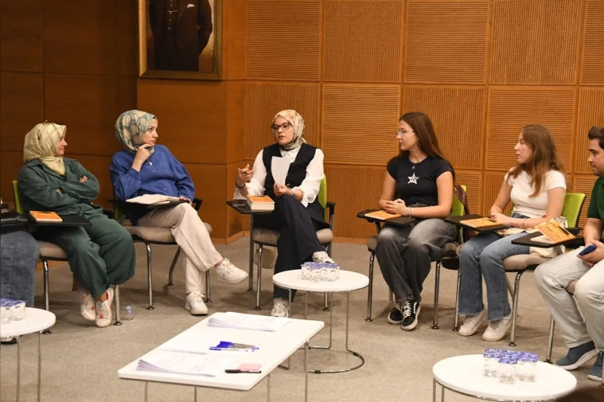 Balıkesir’de “Satır Arası Kitap Kulübü” ilk buluşmasında kitapseverleri bir araya getirdi