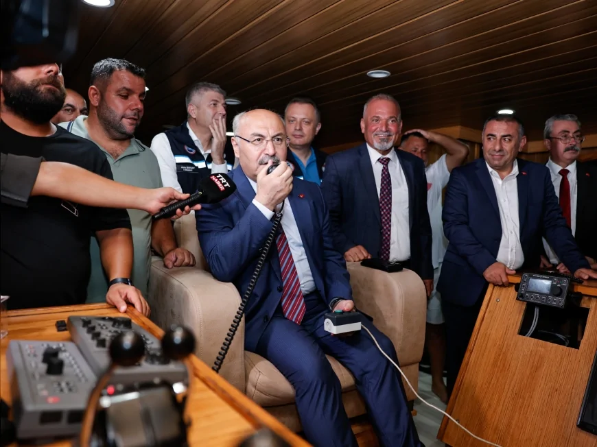 Vali Yavuz Selim Köşger: “Karataş Akdeniz’in en büyük balıkçı filosuna sahip limanıdır”