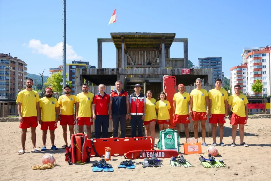 Giresun’da plajlardaki cankurtaran hizmeti sona erdi, denize girecekler uyarıldı