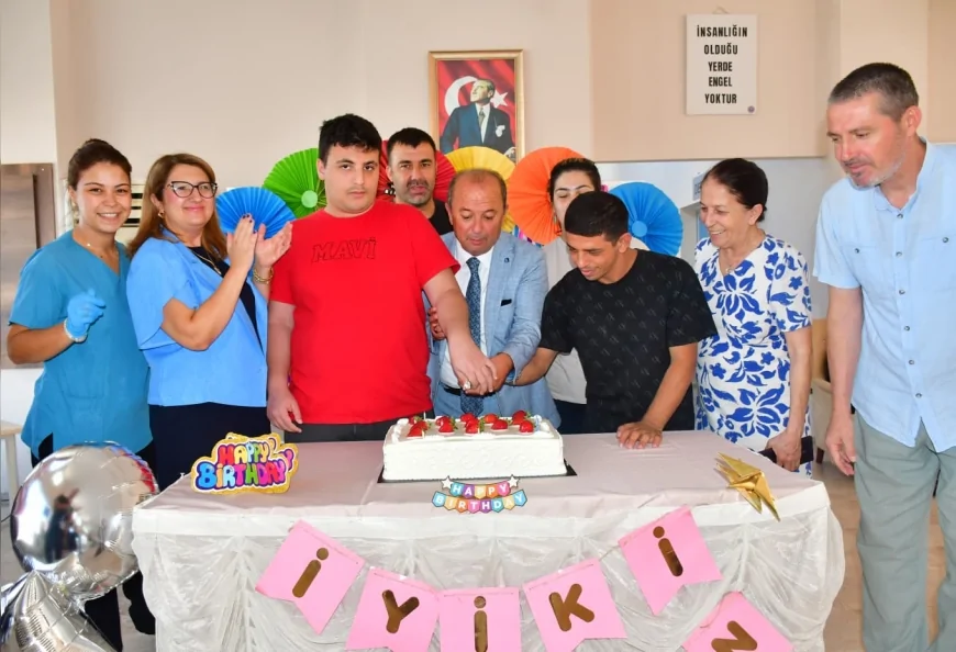 Yunusemre’de Engelsiz Yaşam Merkezi’nde yeni eğitim yılı moral dolu etkinlikle başladı