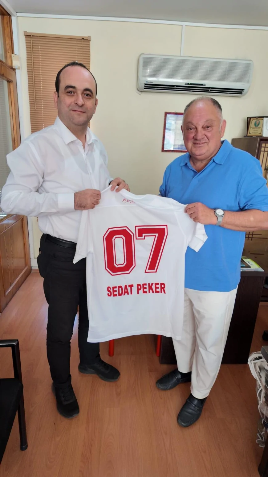 Sedat Peker’den Kepezspor Futbol A.Ş.’ye destek açıklaması ve forma jesti
