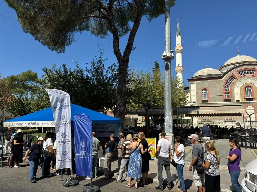 Aydın’da Adnan Menderes’in 64’üncü ölüm yıl dönümünde lokma hayrı düzenlendi