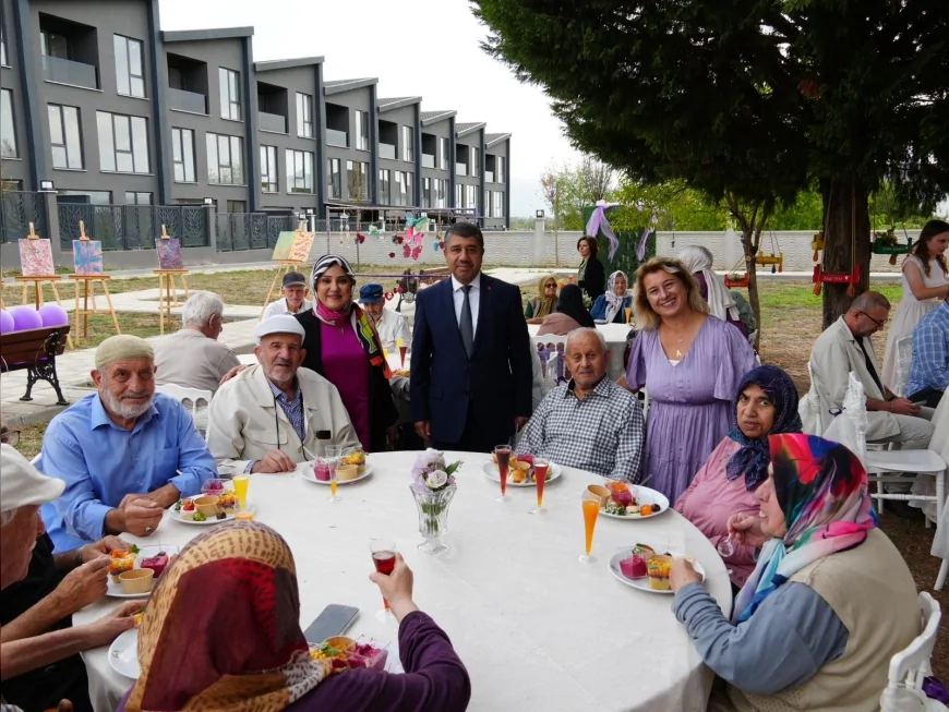 Düzce’de Dünya Alzheimer Günü etkinliği, ‘Geçmişin Altın İzleri’ sergisi ile kutlandı