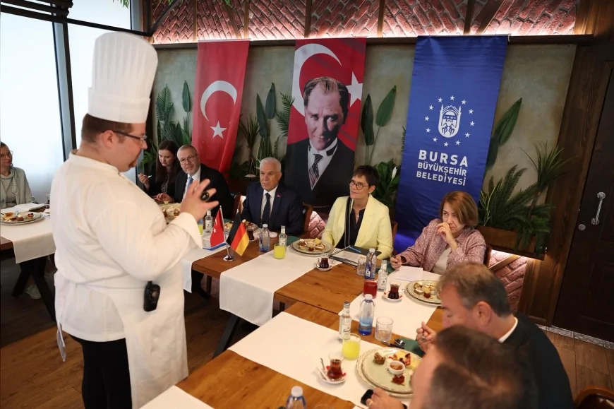 Bursa’da Alman heyete yöresel tatlar ikram edildi, yeni iş birlikleri gündeme geldi