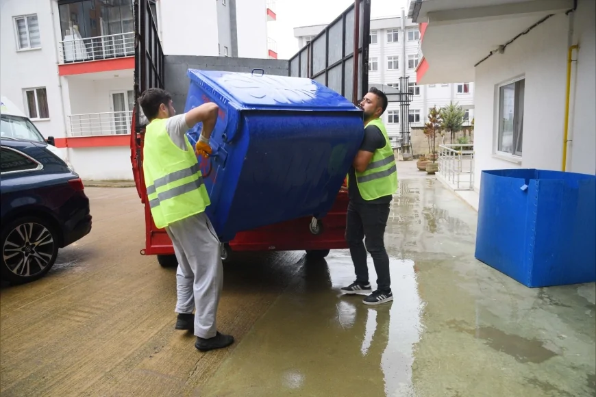Giresun Belediyesi sitelere geri dönüşüm konteynerleri dağıtmaya başladı