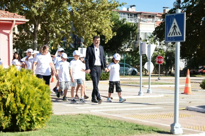 Denizli Büyükşehir’den çocuklara trafik ve toplu taşıma bilinci eğitimi