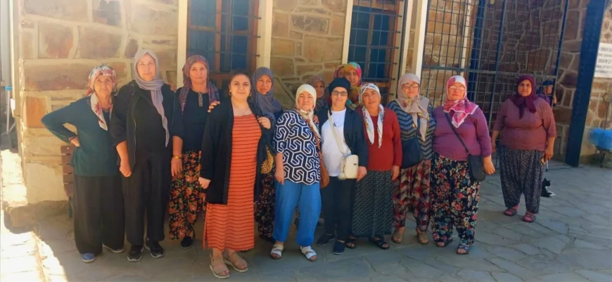 Kocagür Mahallesi sakinleri Efeler Belediyesi desteğiyle kültürel geziye katıldı