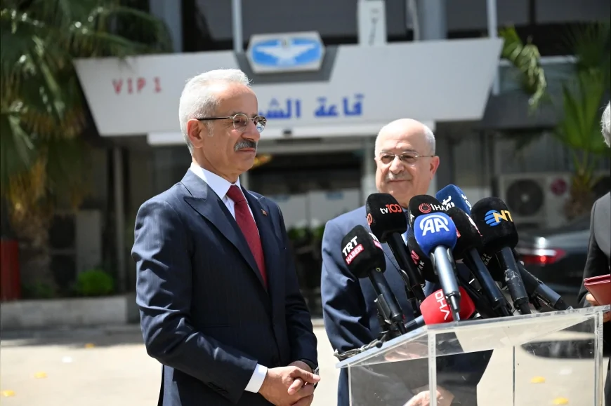 Ulaştırma ve Altyapı Bakanı Abdulkadir Uraloğlu: "Şam Havalimanı’na güvenli iniş için ILS ve DVOR/DME sistemleri gönderildi"